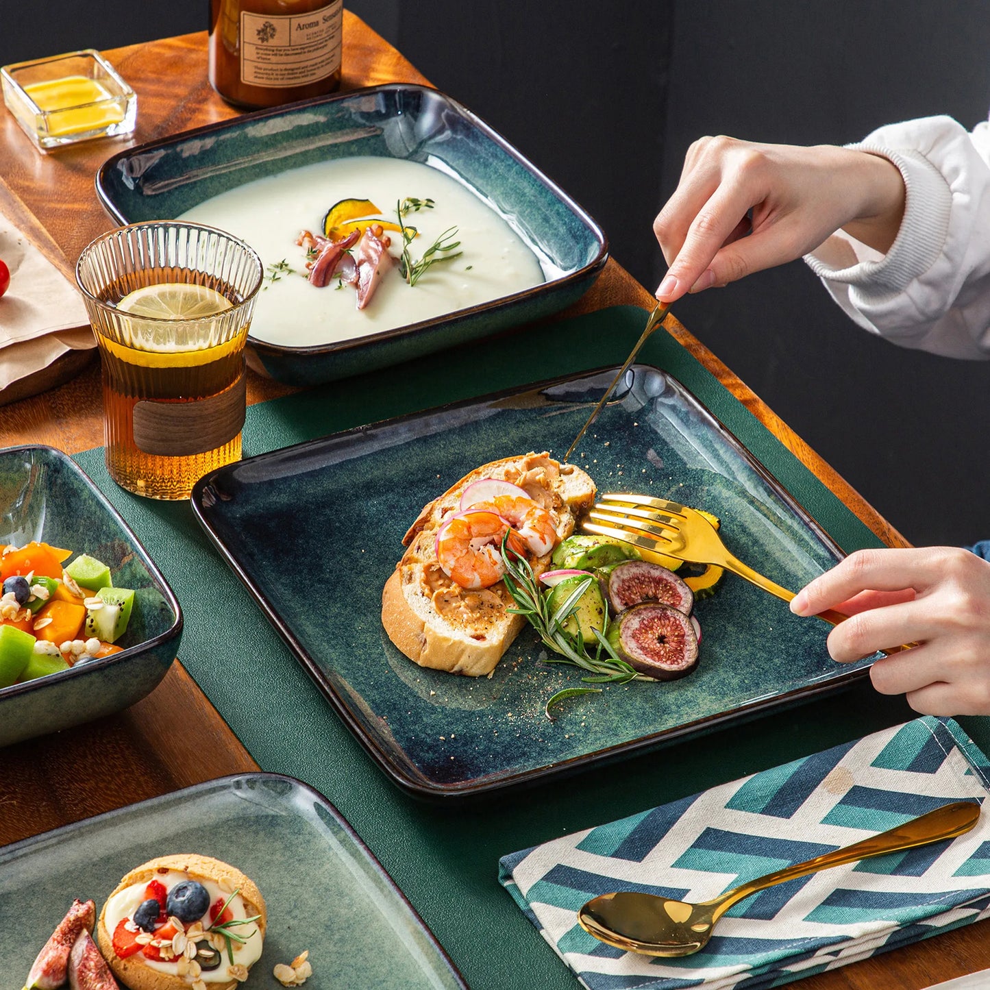 Modern dinnerware sets