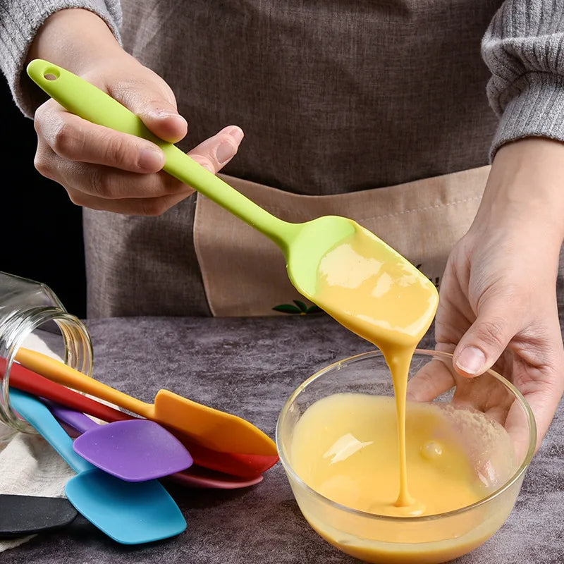 21cm silicone spatula Cream spatula High temperature resistant non-stick spoon Kitchen baking accessories and tools