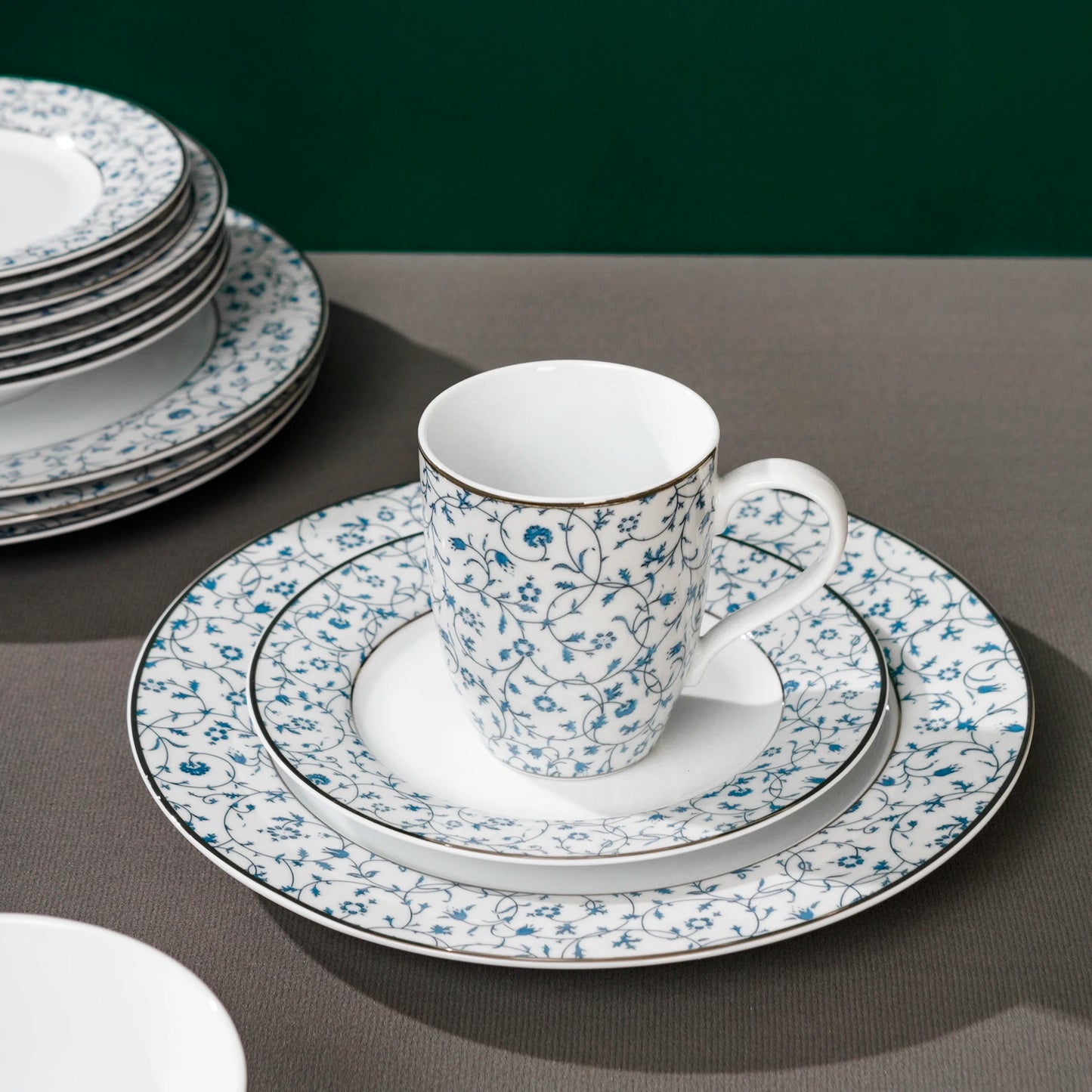 dinnerware sets for 4